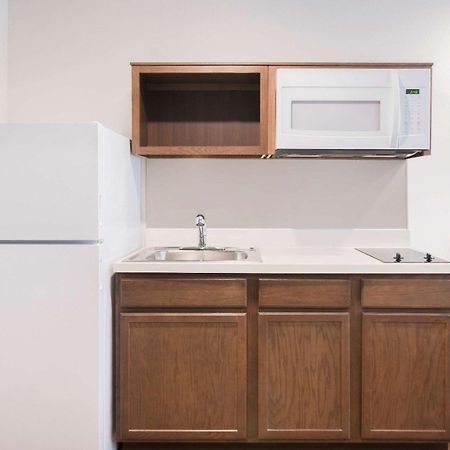 Woodspring Suites Savannah Pooler Bagian luar foto