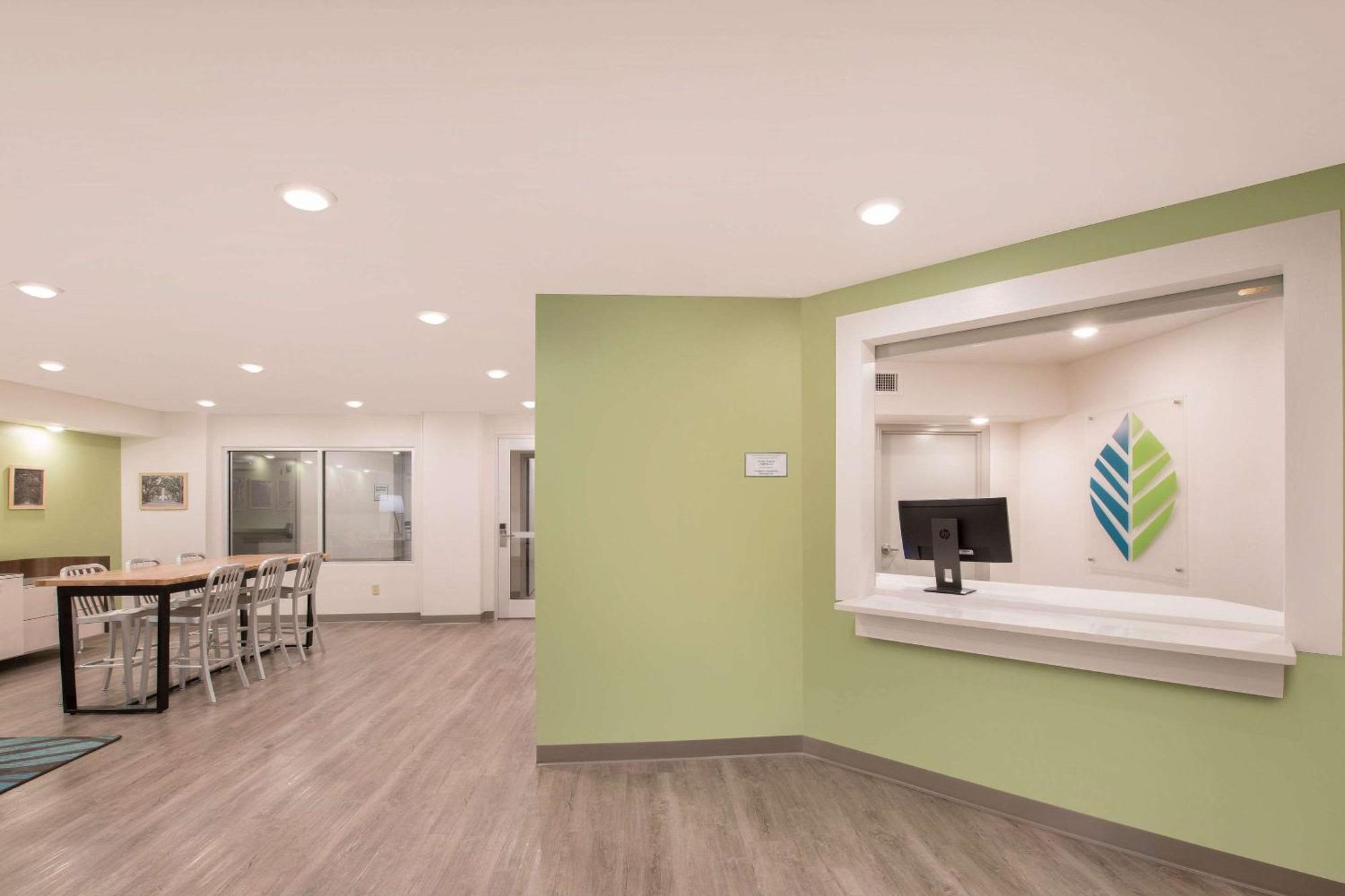 Woodspring Suites Savannah Pooler Bagian luar foto